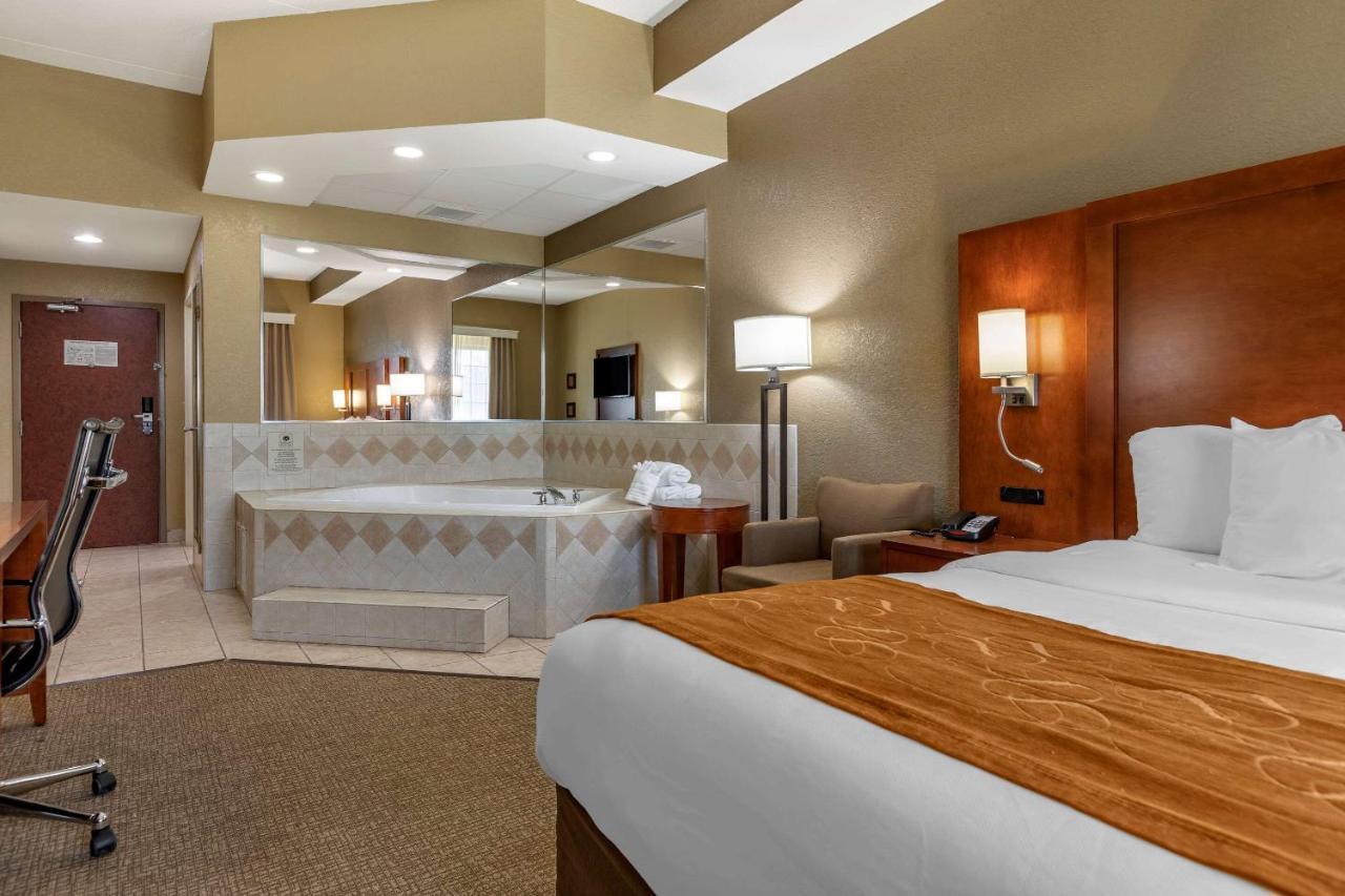 คอมฟอร์ต สวีท เซาท์ แกรนด์ แรพพิด Hotel Kentwood ภายนอก รูปภาพ