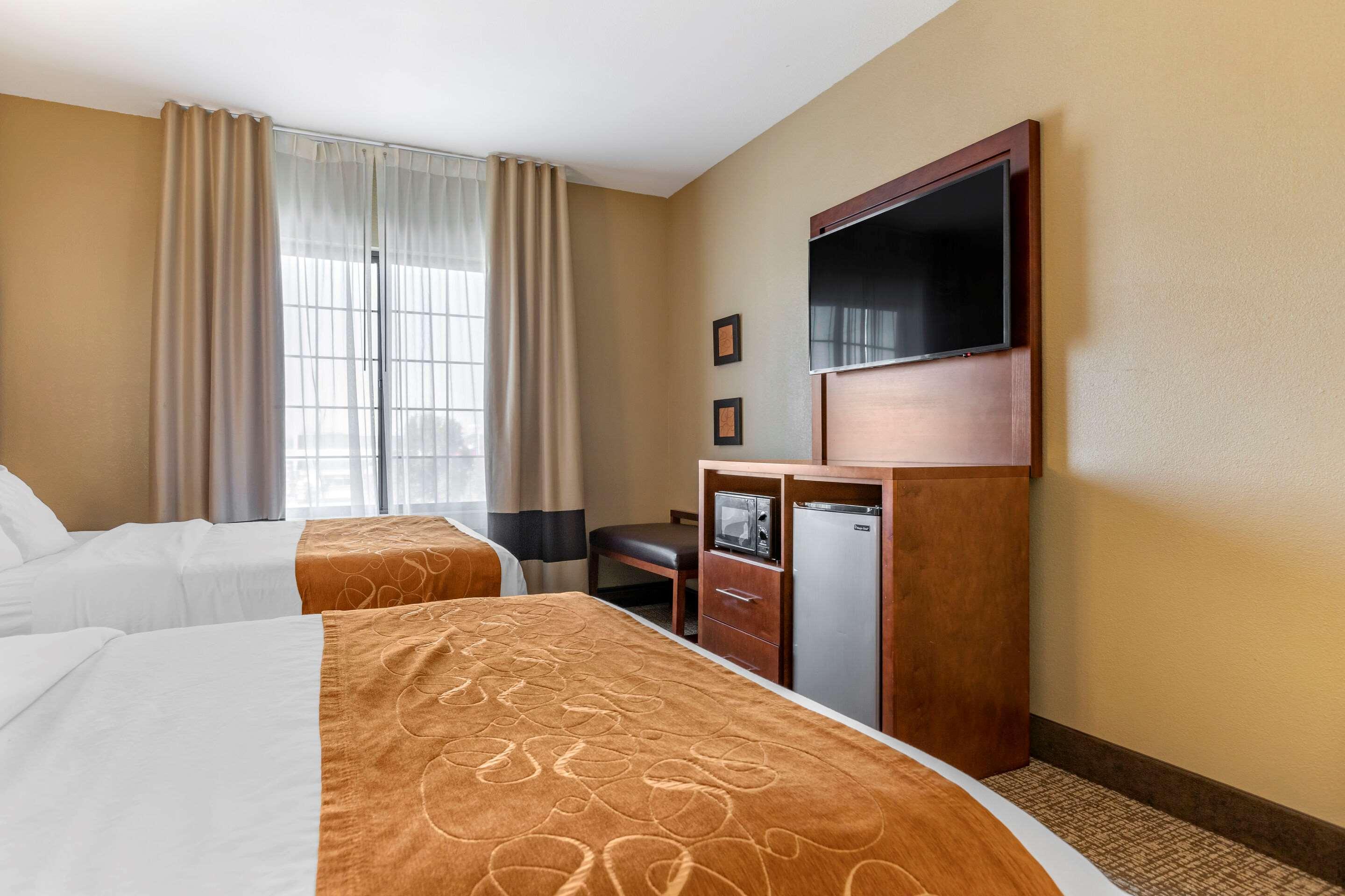 คอมฟอร์ต สวีท เซาท์ แกรนด์ แรพพิด Hotel Kentwood ภายนอก รูปภาพ