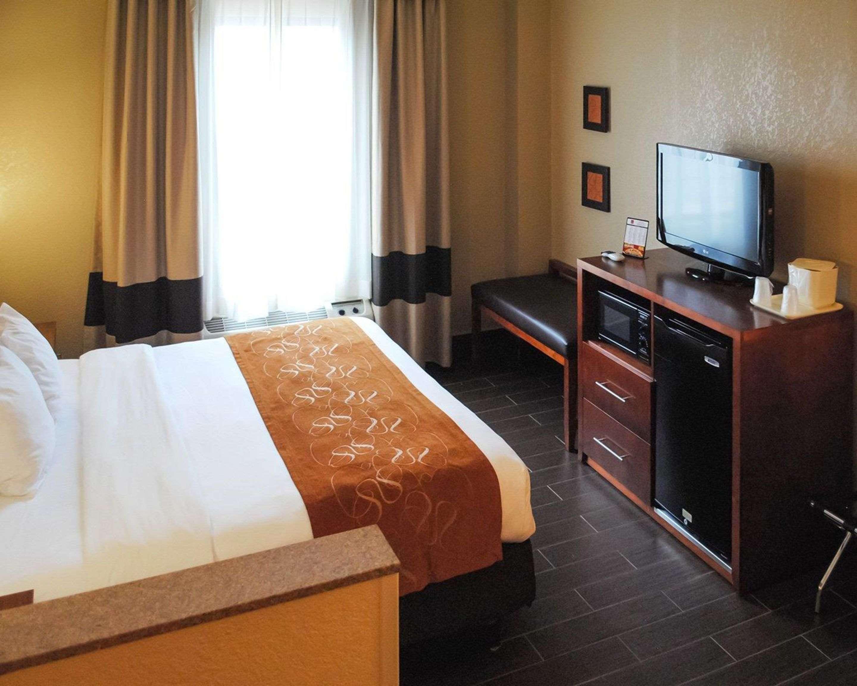 คอมฟอร์ต สวีท เซาท์ แกรนด์ แรพพิด Hotel Kentwood ภายนอก รูปภาพ