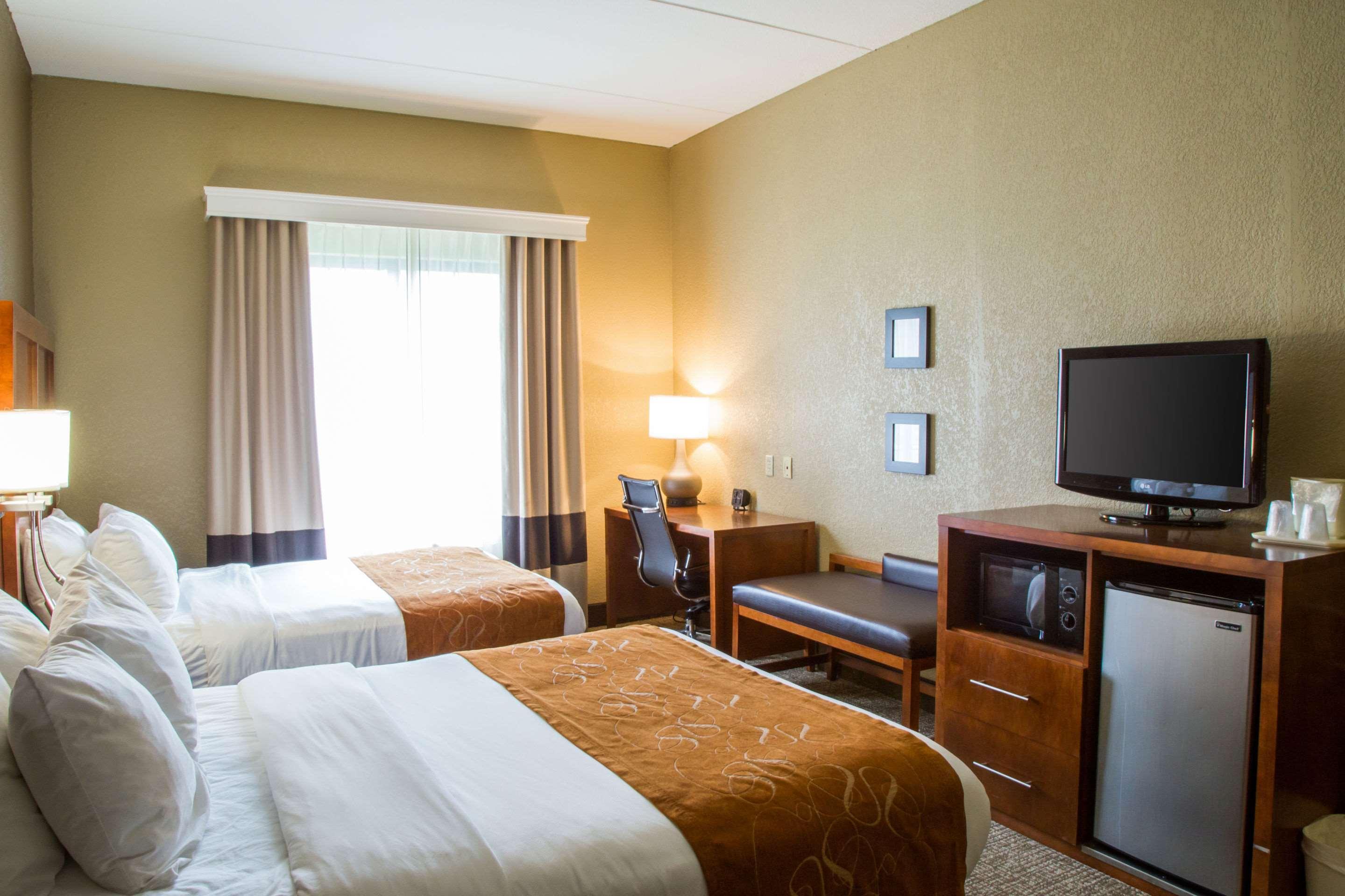 คอมฟอร์ต สวีท เซาท์ แกรนด์ แรพพิด Hotel Kentwood ภายนอก รูปภาพ