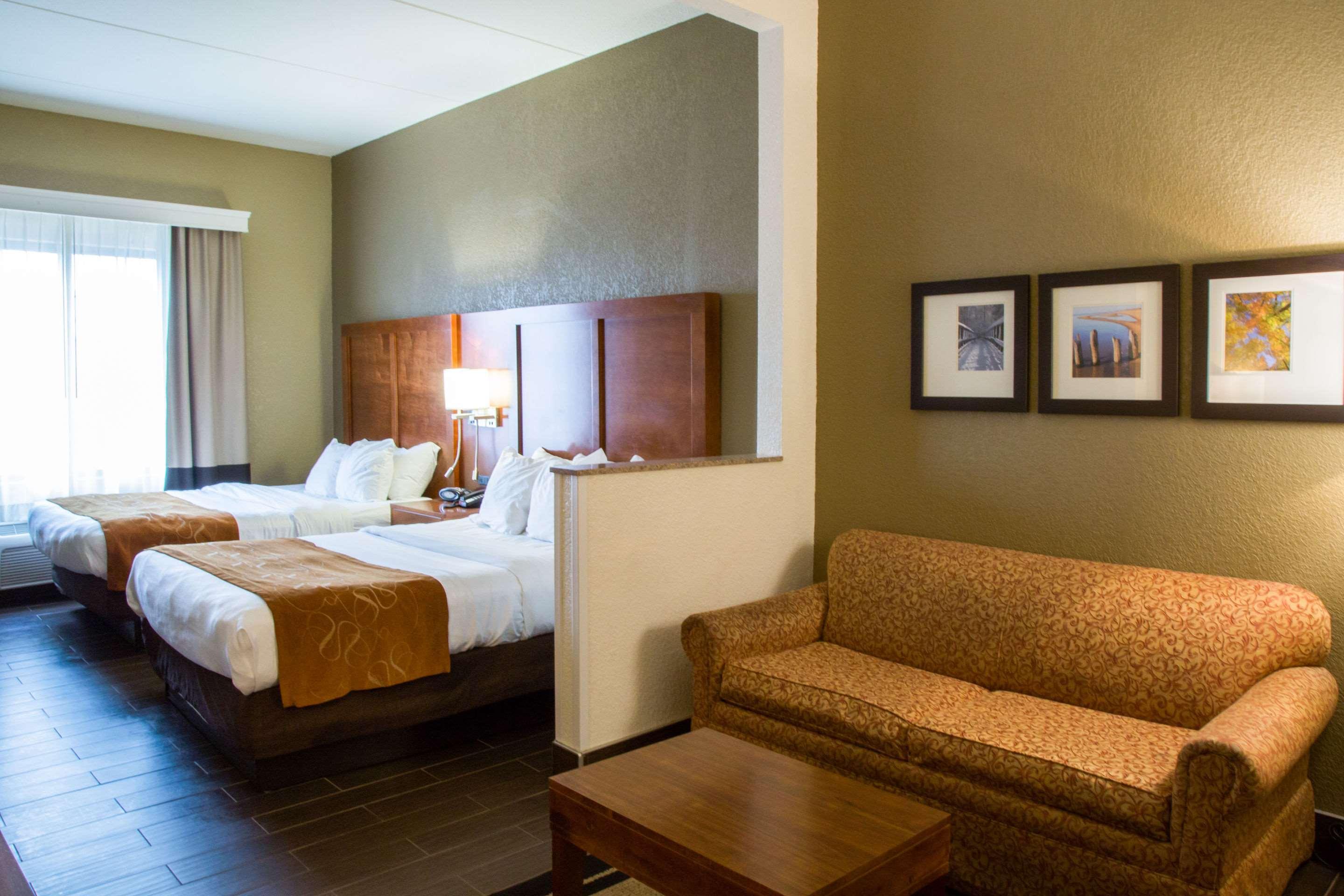 คอมฟอร์ต สวีท เซาท์ แกรนด์ แรพพิด Hotel Kentwood ภายนอก รูปภาพ