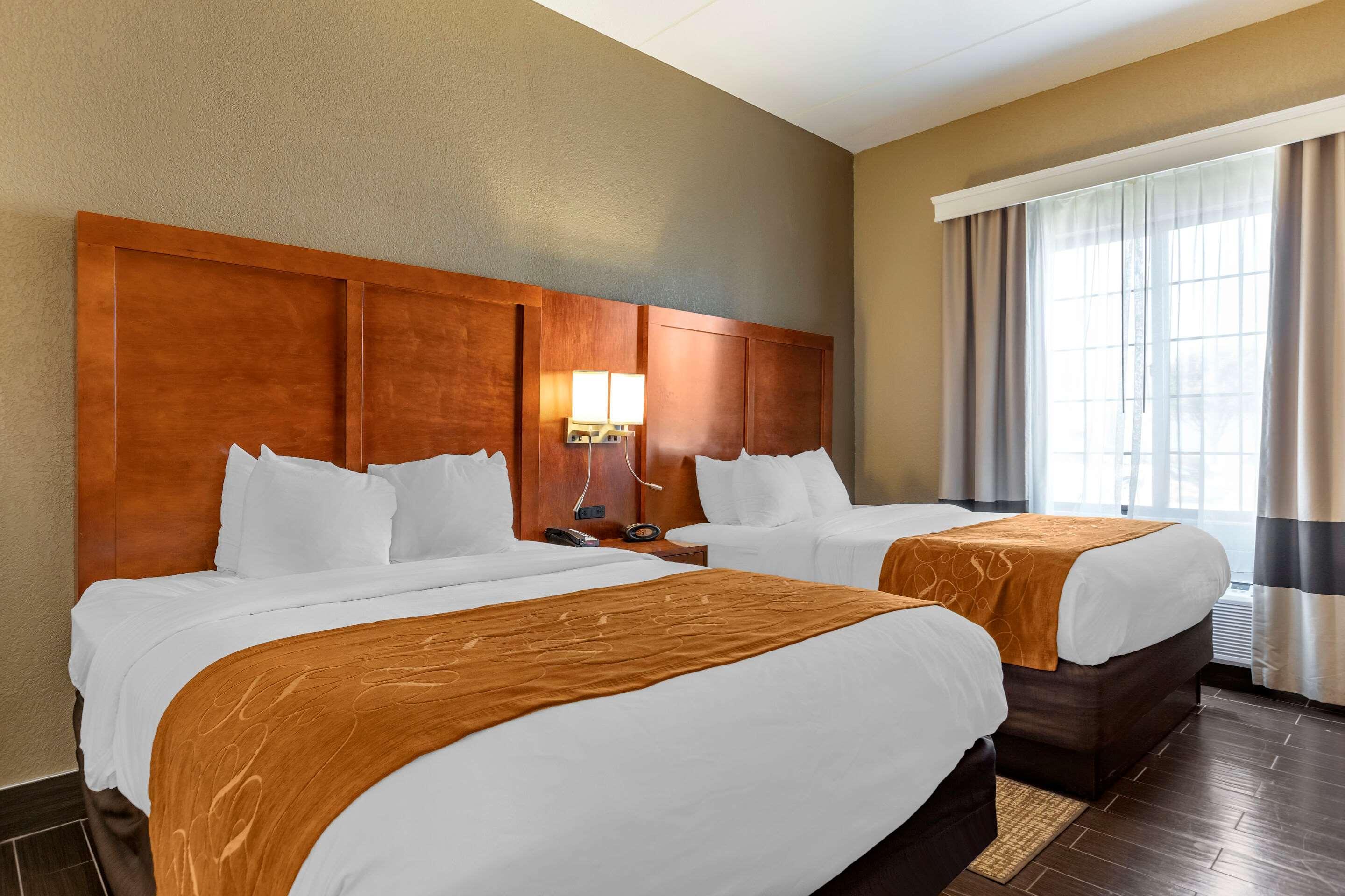 คอมฟอร์ต สวีท เซาท์ แกรนด์ แรพพิด Hotel Kentwood ภายนอก รูปภาพ