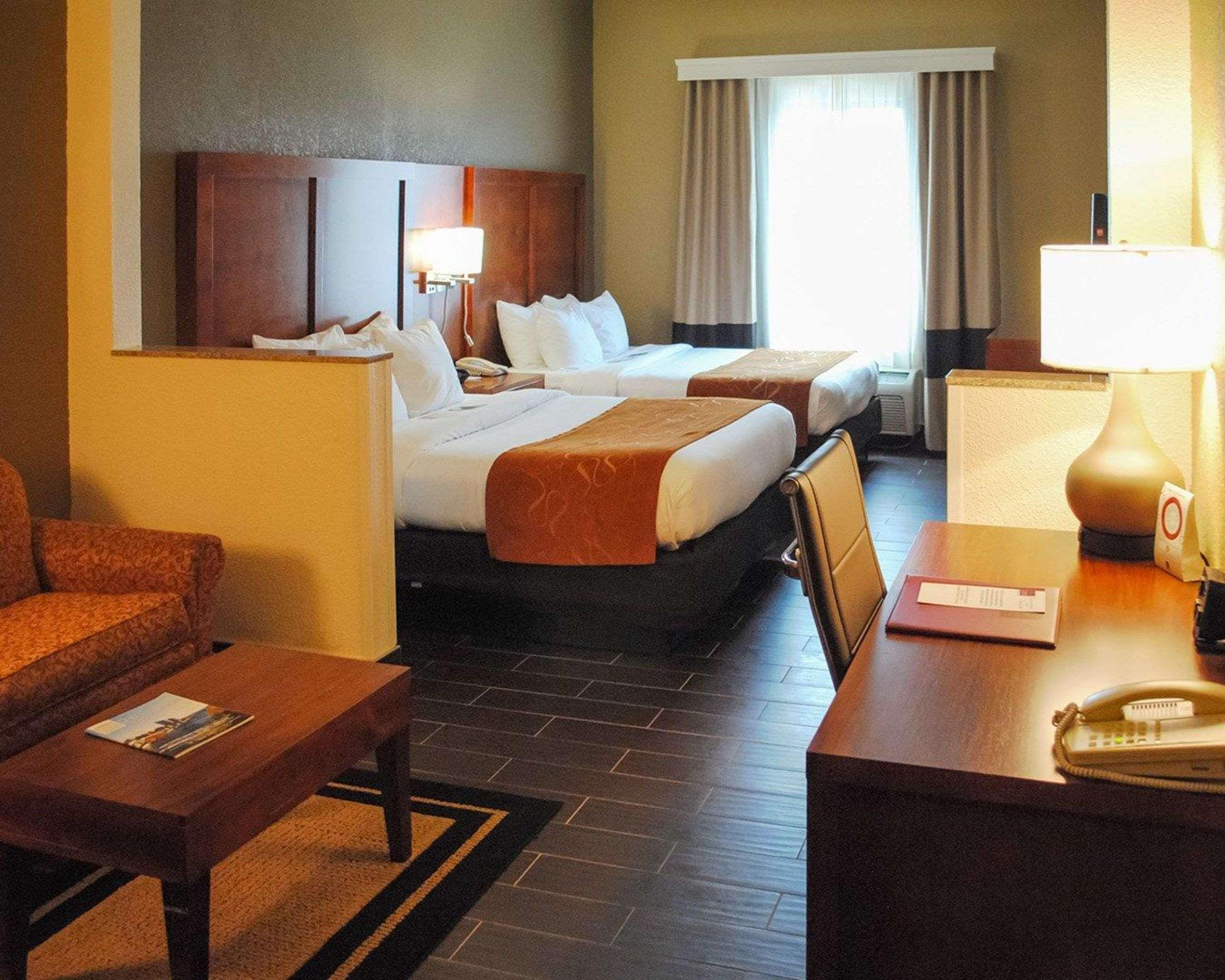 คอมฟอร์ต สวีท เซาท์ แกรนด์ แรพพิด Hotel Kentwood ภายนอก รูปภาพ
