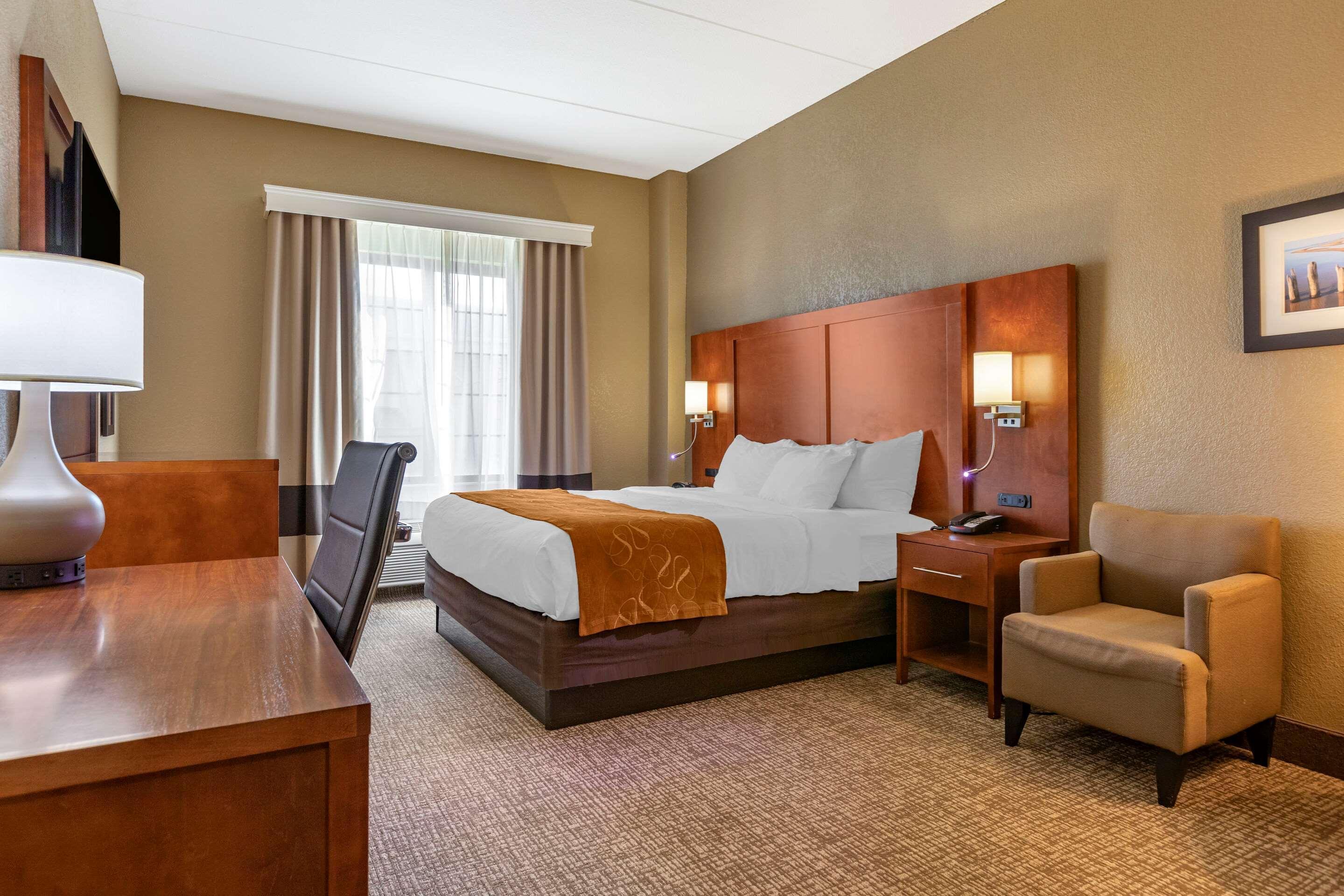 คอมฟอร์ต สวีท เซาท์ แกรนด์ แรพพิด Hotel Kentwood ภายนอก รูปภาพ