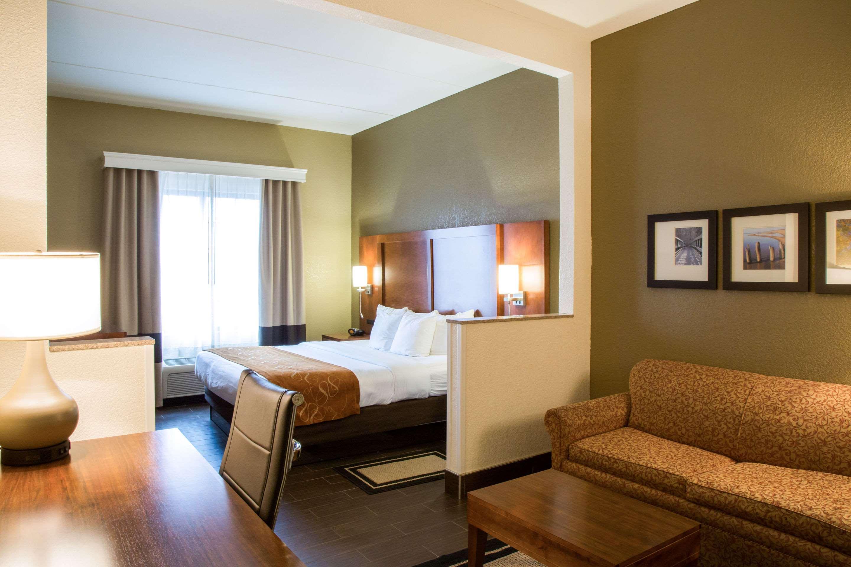 คอมฟอร์ต สวีท เซาท์ แกรนด์ แรพพิด Hotel Kentwood ภายนอก รูปภาพ