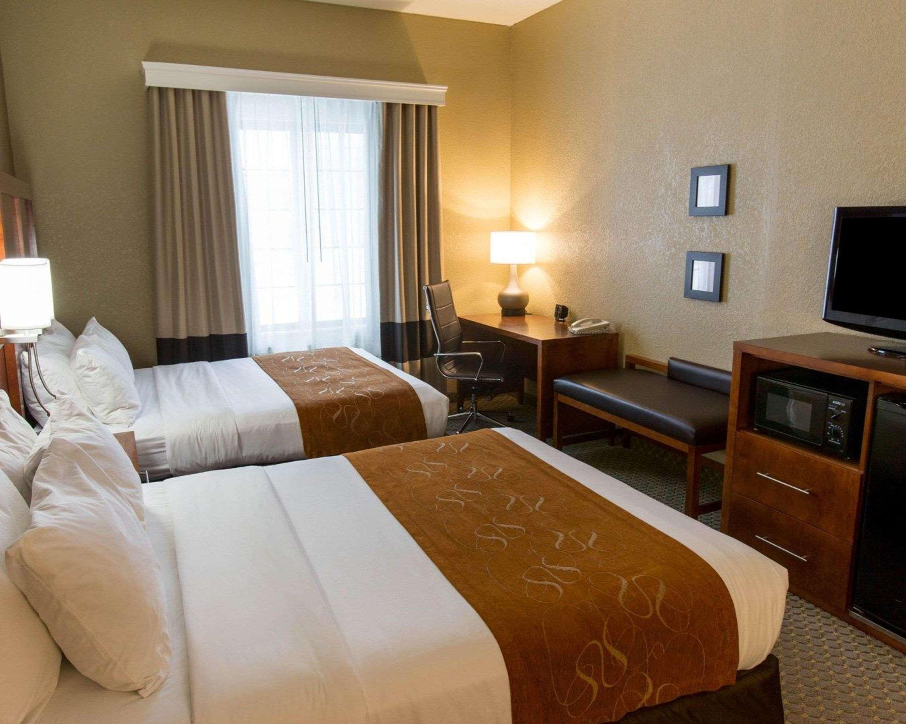 คอมฟอร์ต สวีท เซาท์ แกรนด์ แรพพิด Hotel Kentwood ภายนอก รูปภาพ