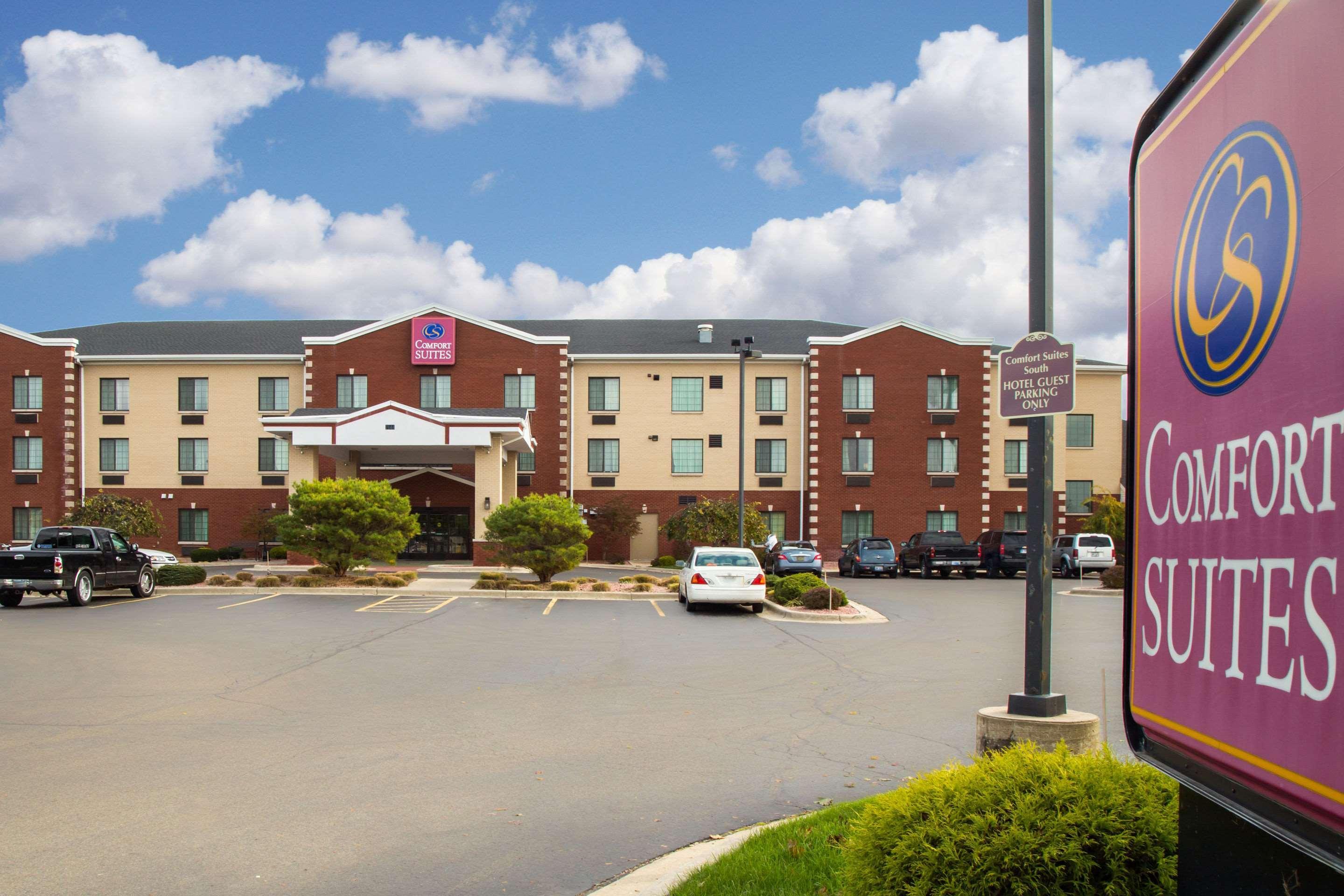 คอมฟอร์ต สวีท เซาท์ แกรนด์ แรพพิด Hotel Kentwood ภายนอก รูปภาพ