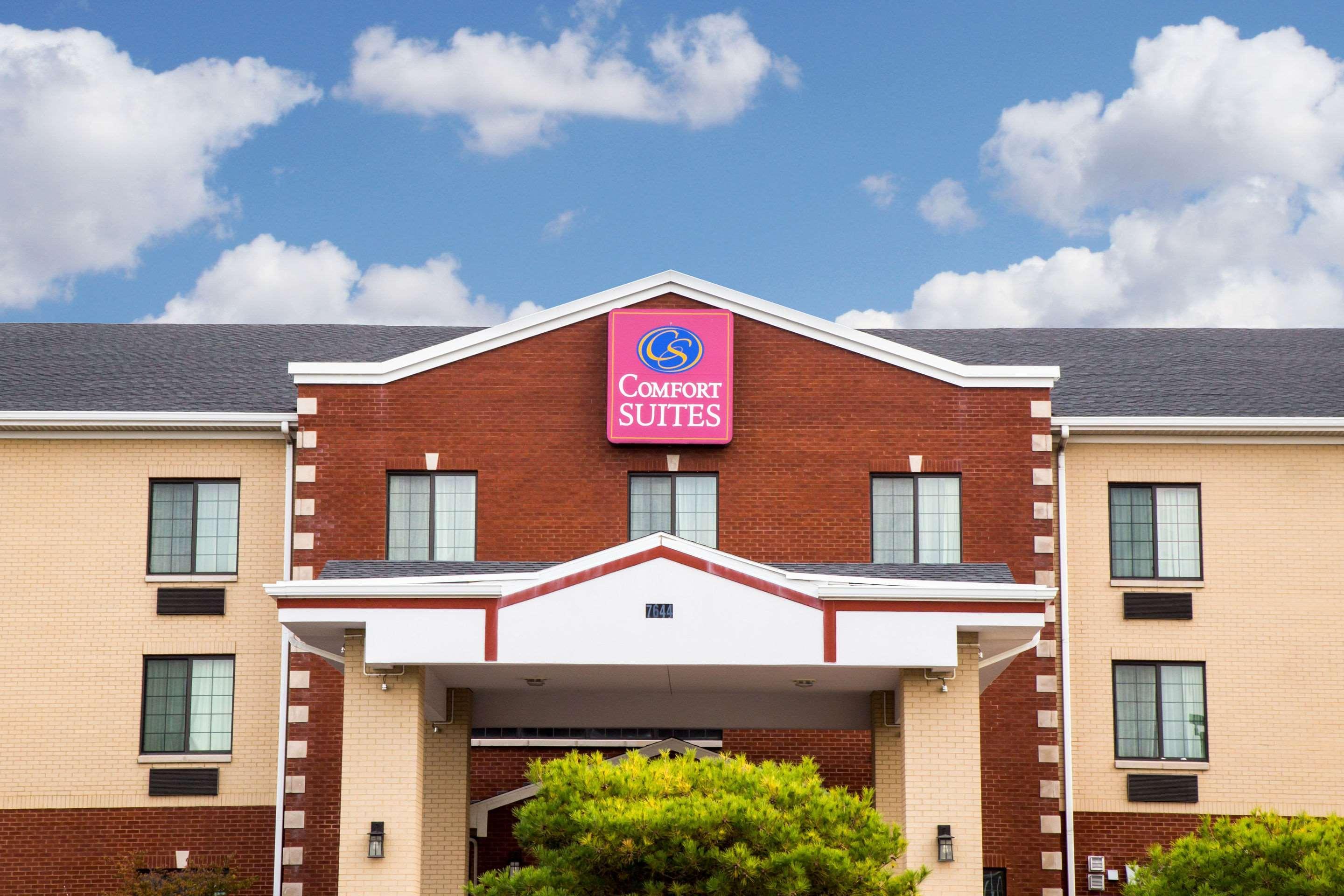 คอมฟอร์ต สวีท เซาท์ แกรนด์ แรพพิด Hotel Kentwood ภายนอก รูปภาพ