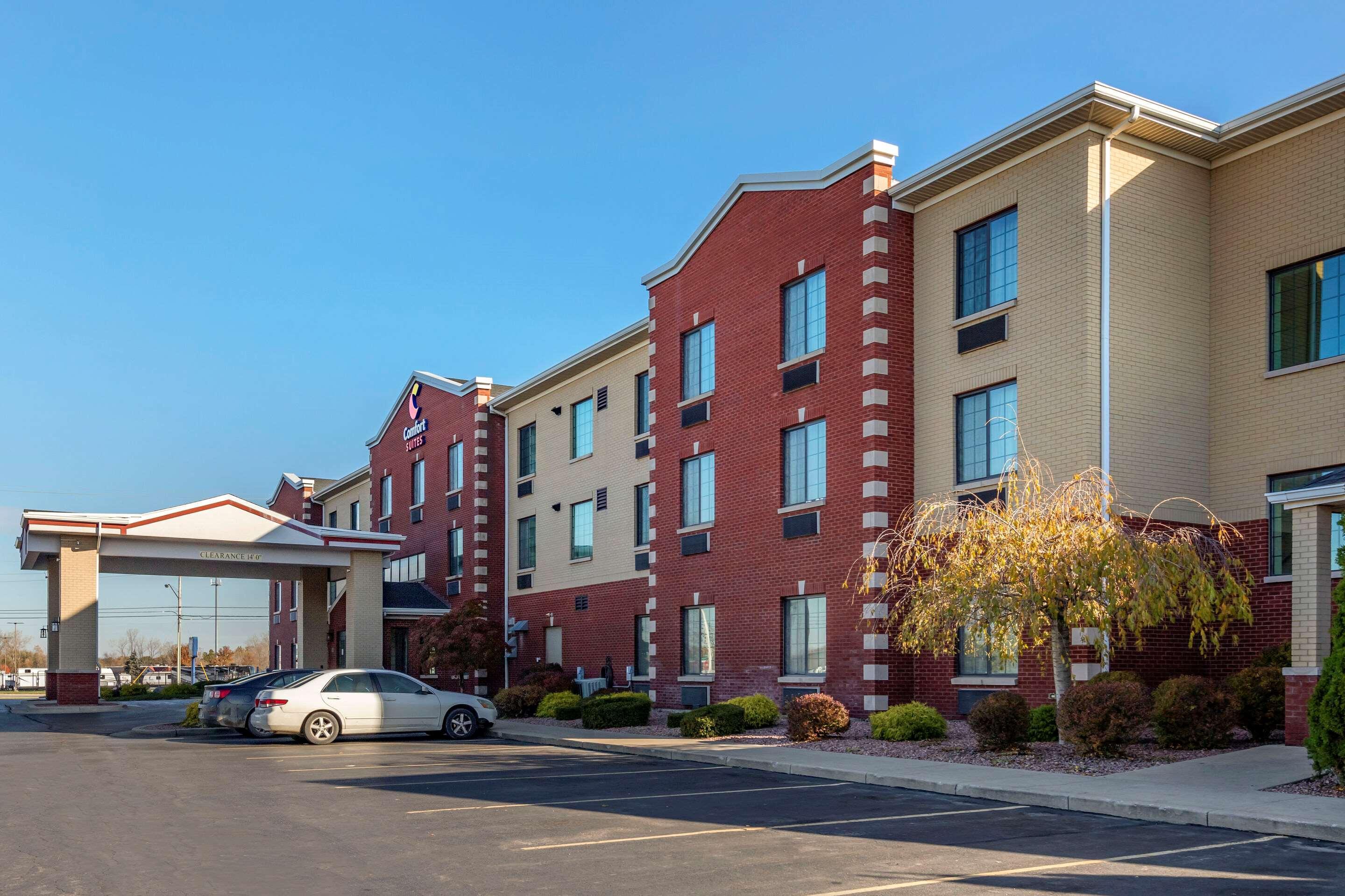 คอมฟอร์ต สวีท เซาท์ แกรนด์ แรพพิด Hotel Kentwood ภายนอก รูปภาพ