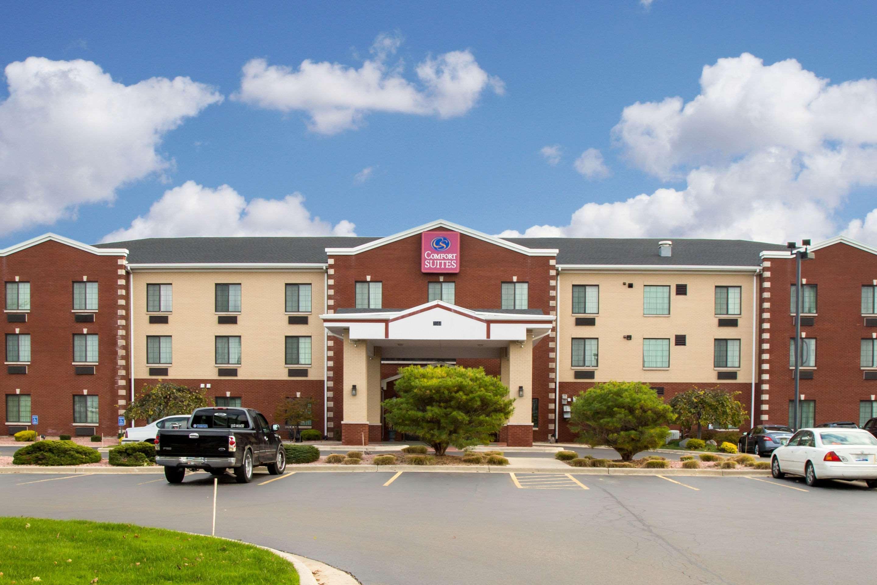คอมฟอร์ต สวีท เซาท์ แกรนด์ แรพพิด Hotel Kentwood ภายนอก รูปภาพ