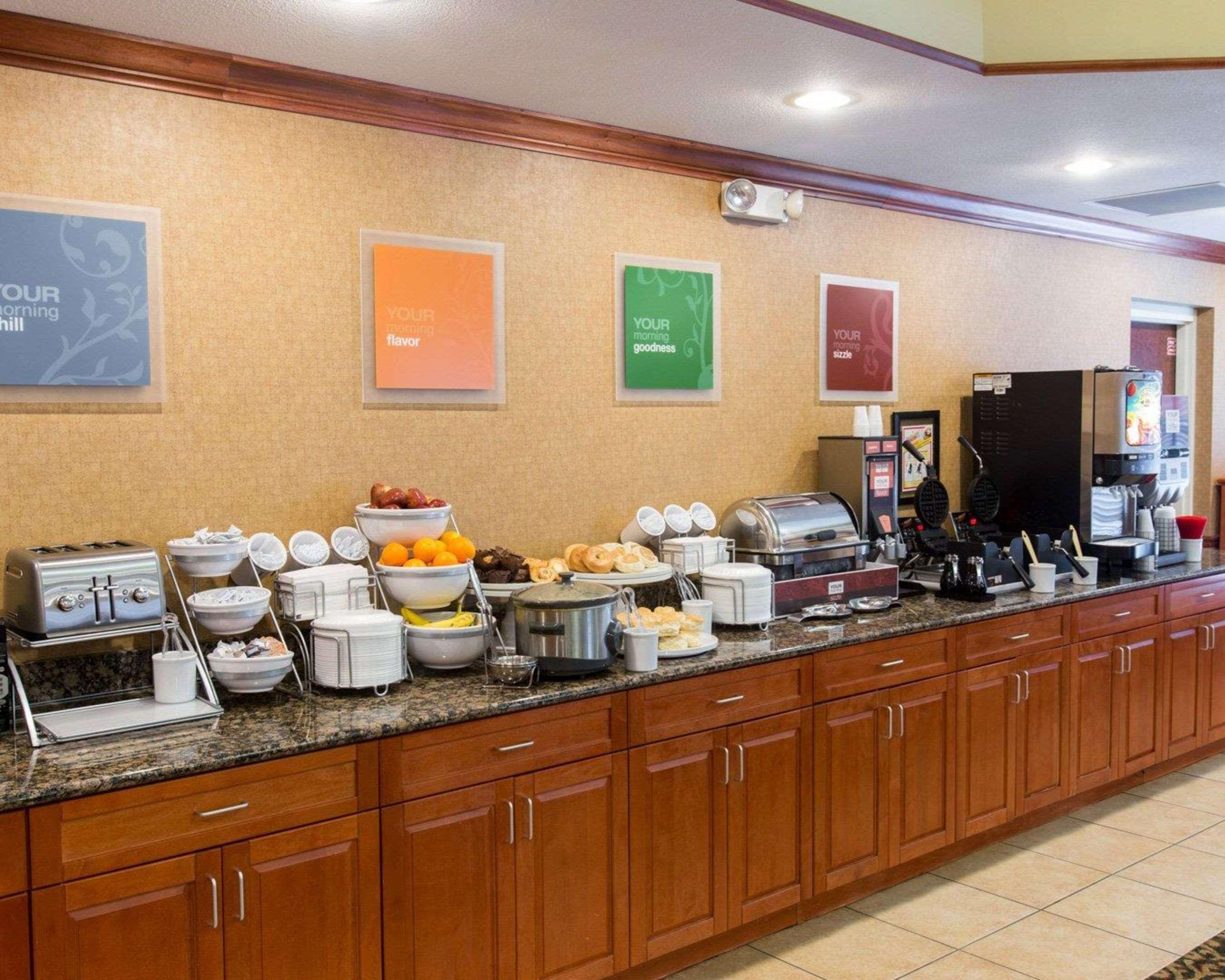 คอมฟอร์ต สวีท เซาท์ แกรนด์ แรพพิด Hotel Kentwood ภายนอก รูปภาพ