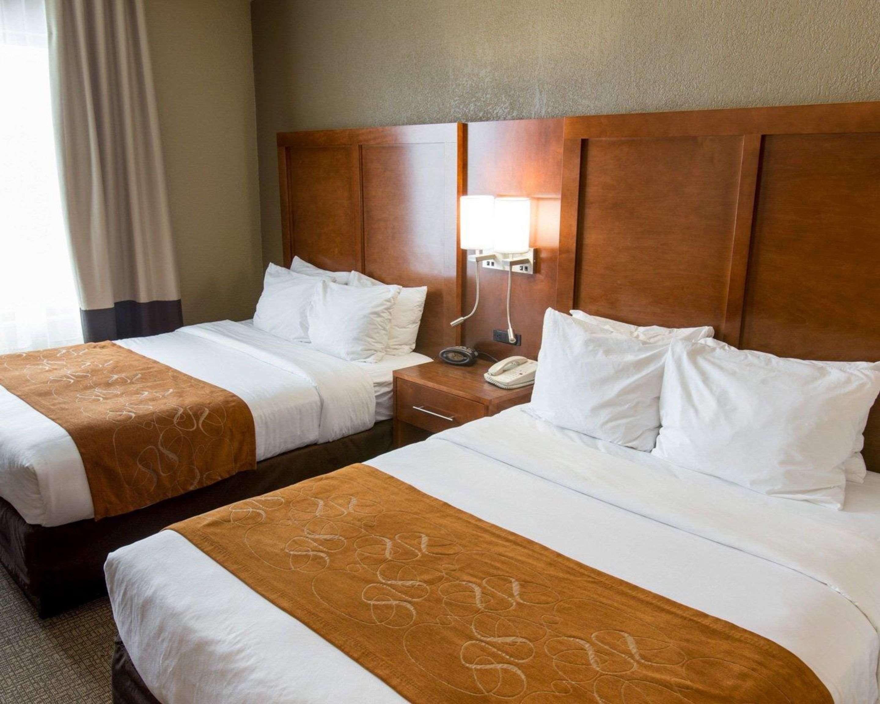 คอมฟอร์ต สวีท เซาท์ แกรนด์ แรพพิด Hotel Kentwood ภายนอก รูปภาพ